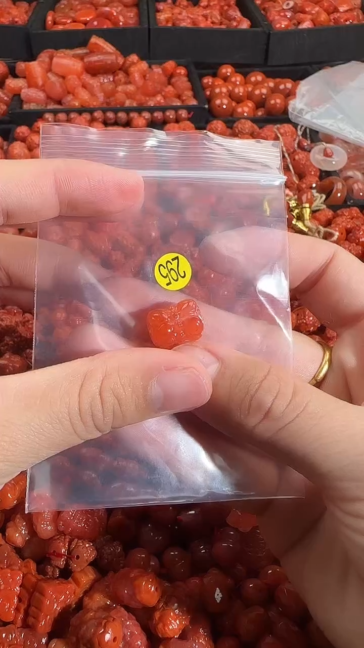 颈饰未镶嵌南红玛瑙1