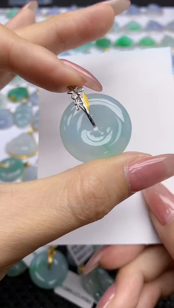 【闪购商品】翡翠挂件18K金镶嵌天然翡翠A货