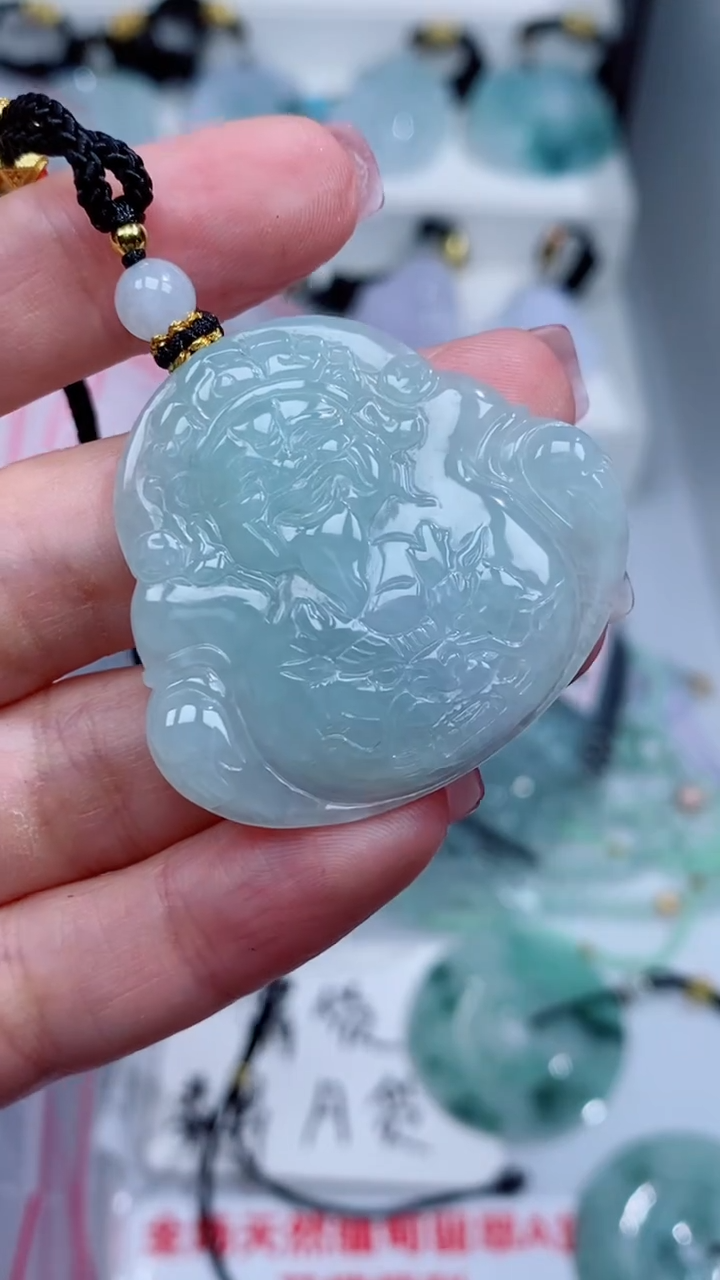 翡翠未镶嵌颈饰吊坠