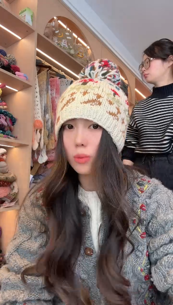 羊毛白色蘑菇帽 