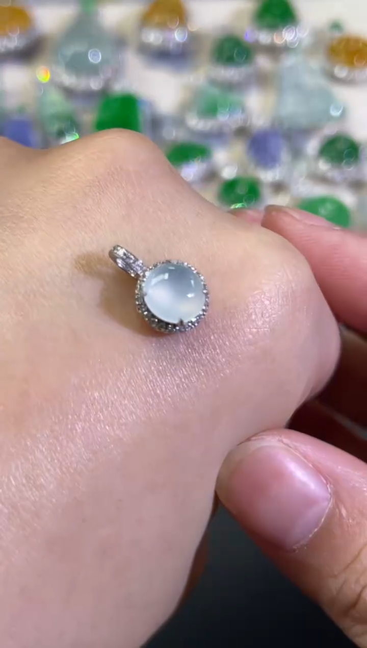 吊坠(不含链)18K金镶嵌翡翠A564|980