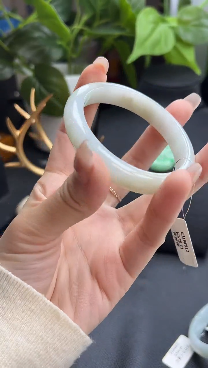 【闪购商品】翡翠手镯未镶嵌手镯 56+圈口