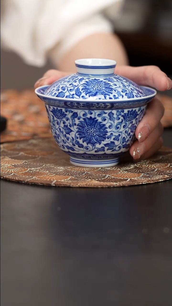 【闪购商品】杯看山柴窑青花缠枝