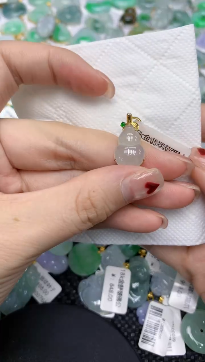 翡翠18K金镶嵌颈饰1111111