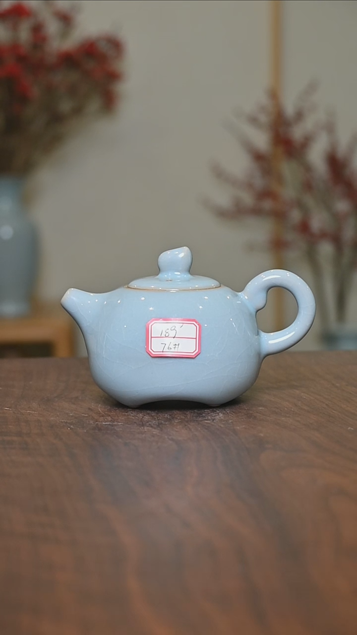 【闪购商品】其他76#微瑕天青釉朱家汝窑款四季纳福壶