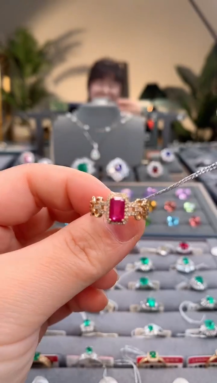 【闪购商品】红宝石戒指18K金镶嵌缅甸