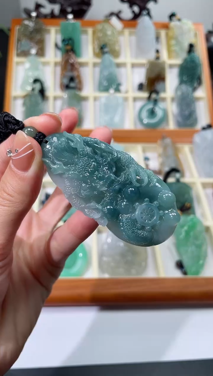 【闪购商品】翡翠颈饰未镶嵌龙