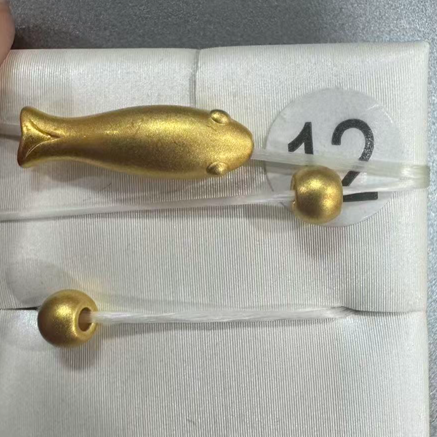 足金鱼+2颗金珠搭配
