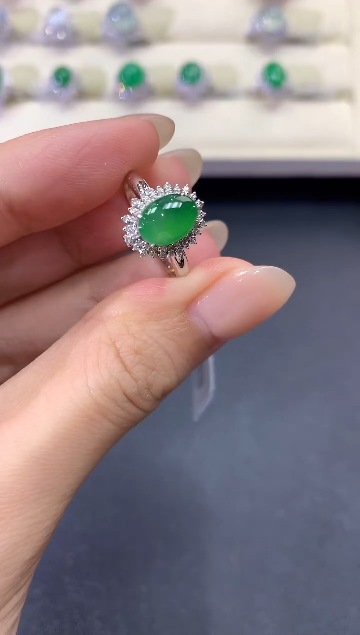 【闪购商品】翡翠戒指18K金镶嵌a208             