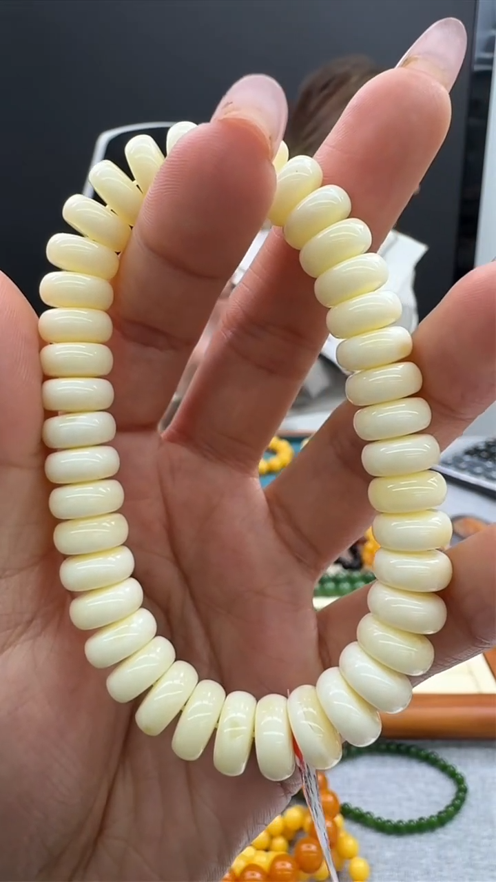 【闪购商品】琥珀手串未镶嵌589秒拍号