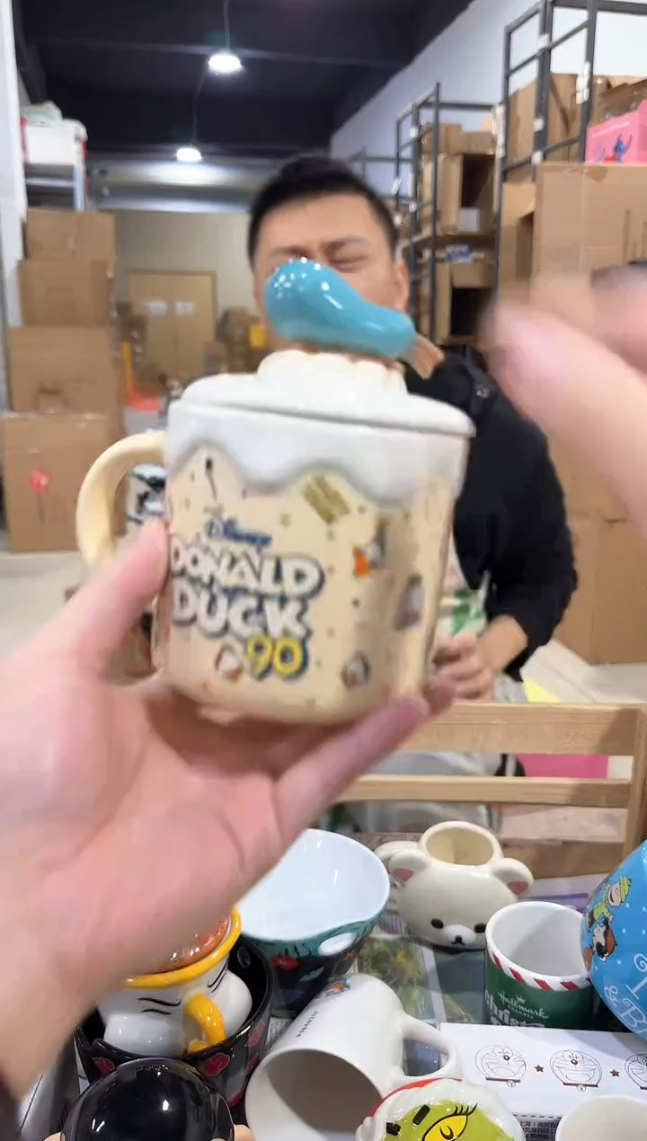 瓷片原盒唐老鸭90周年水杯