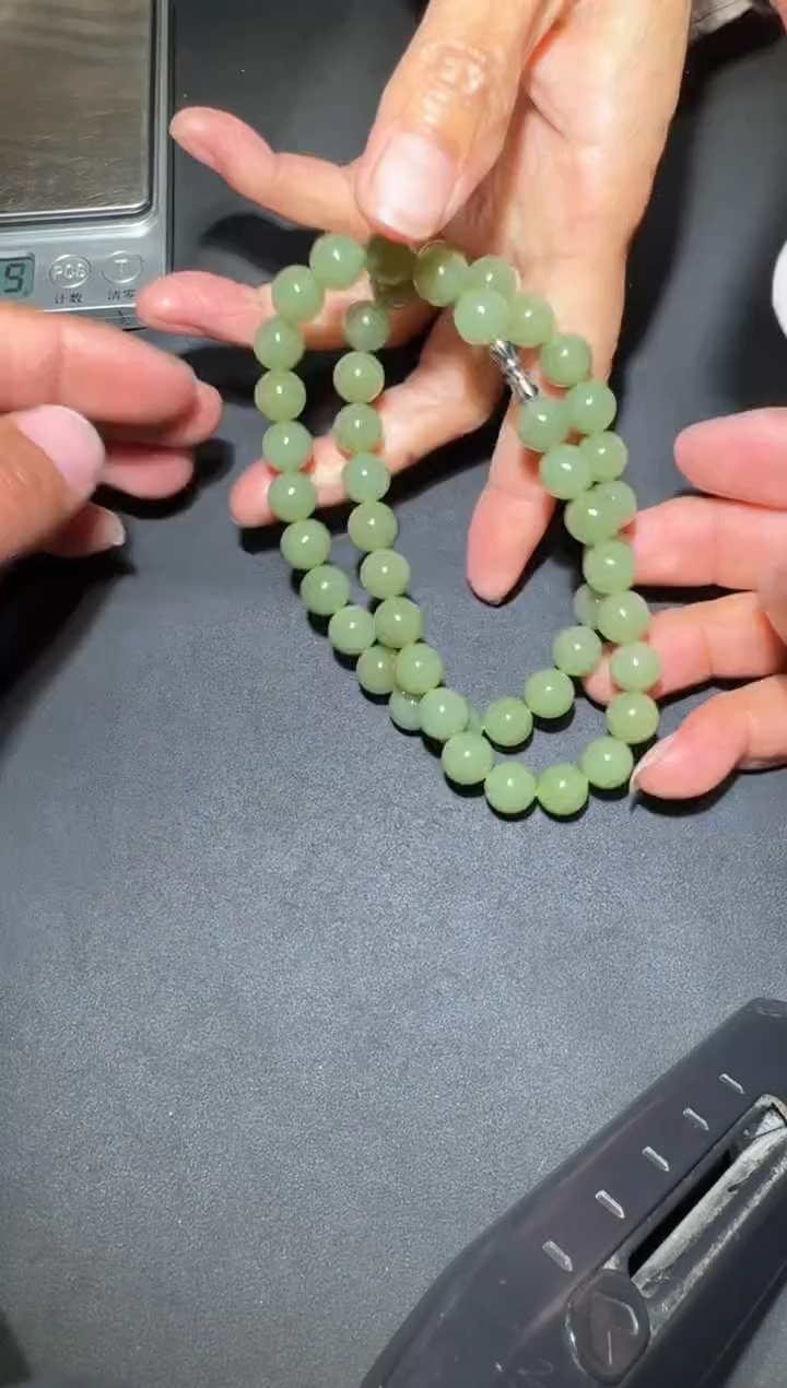 未镶嵌和田玉（糖玉）挂件和田玉