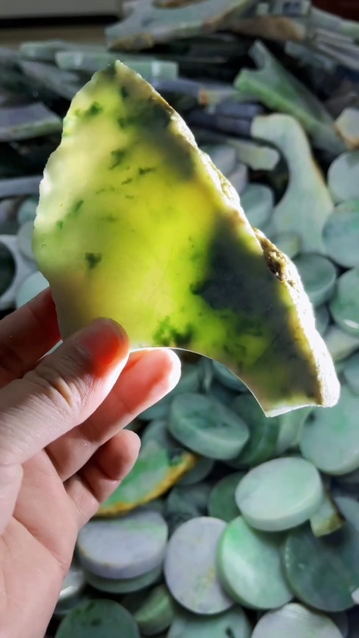 【闪购商品】翡翠挂件未镶嵌A货康壹981