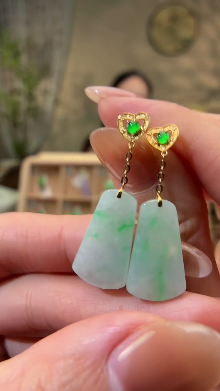 18K金镶嵌翡翠耳饰耳饰