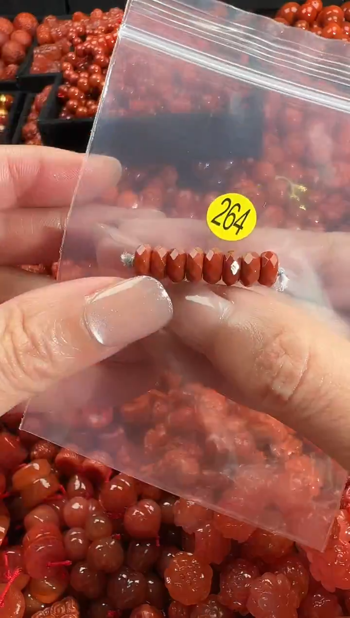 颈饰未镶嵌南红玛瑙1