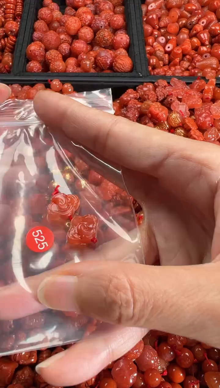 【闪购商品】南红玛瑙颈饰未镶嵌1