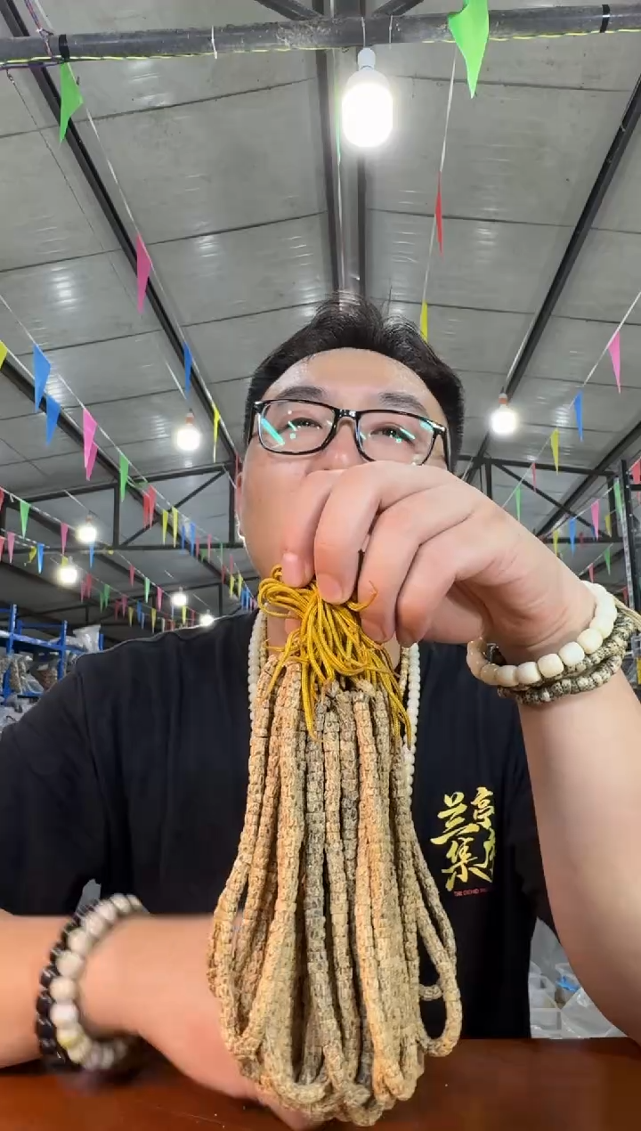 柏香籽/百香籽手串A19实物为准