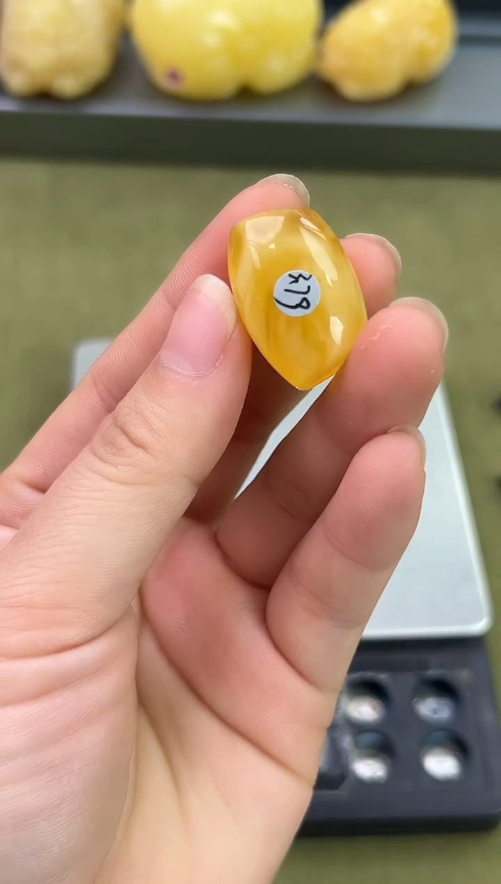 裸石琥珀未镶嵌琥珀蜜蜡吊坠