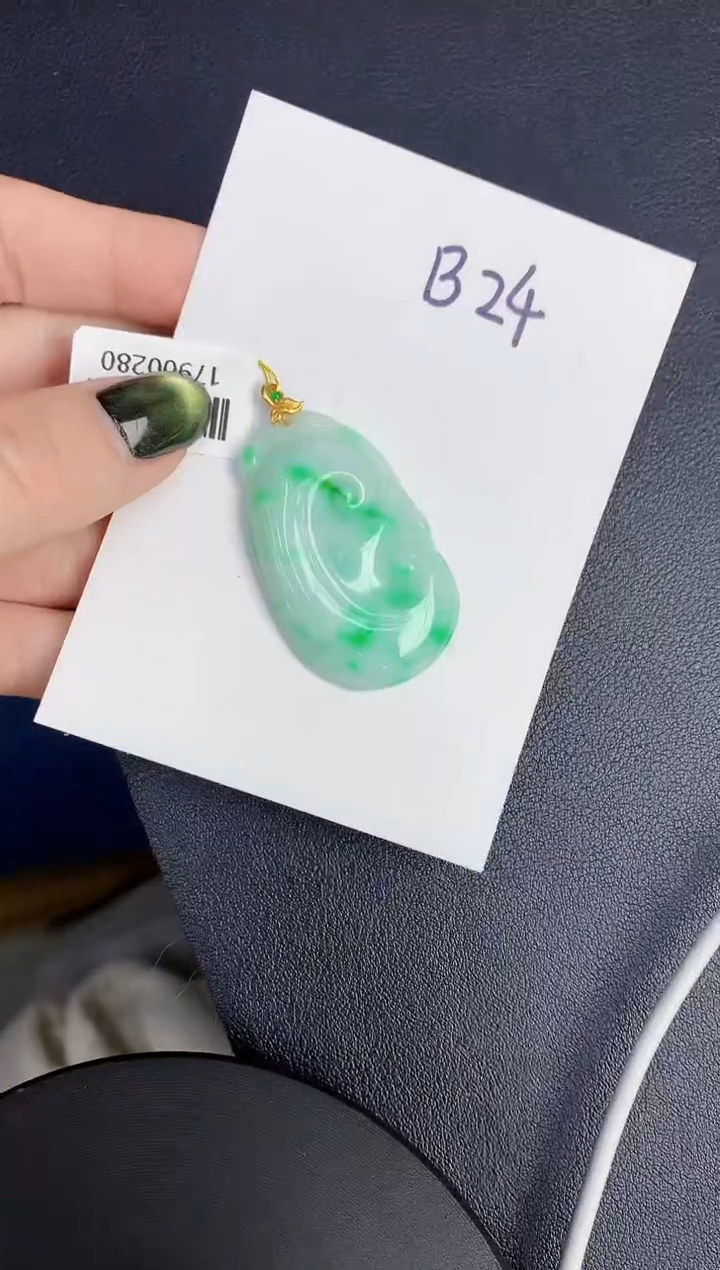 【闪购商品】翡翠颈饰18K金镶嵌000000000