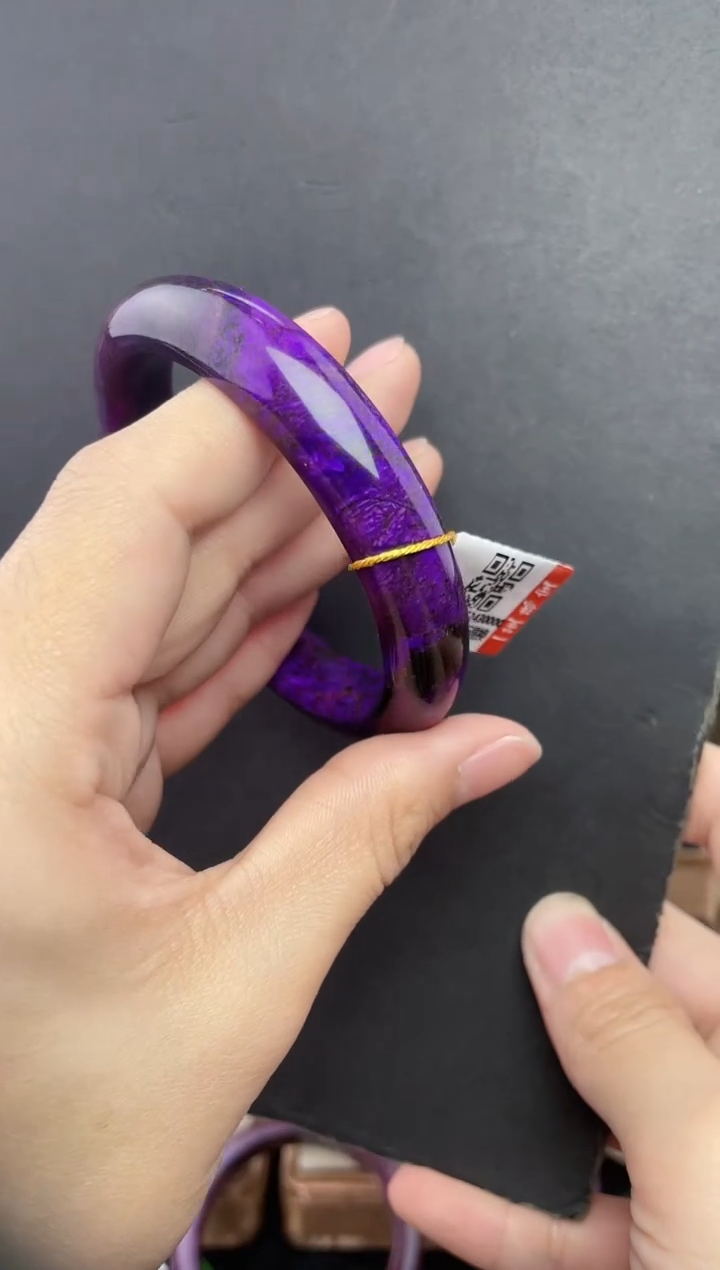 未镶嵌苏纪石（舒俱来）手镯传世级舒俱来手镯