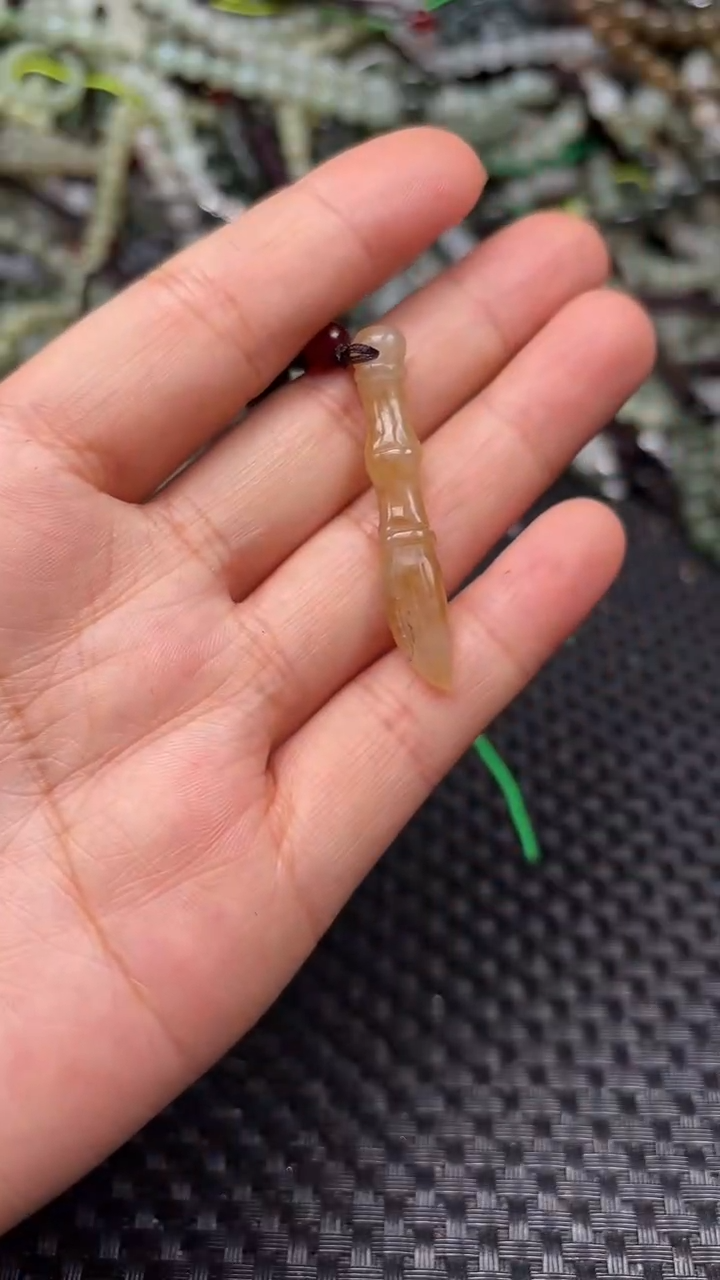 和田玉未镶嵌颈饰1