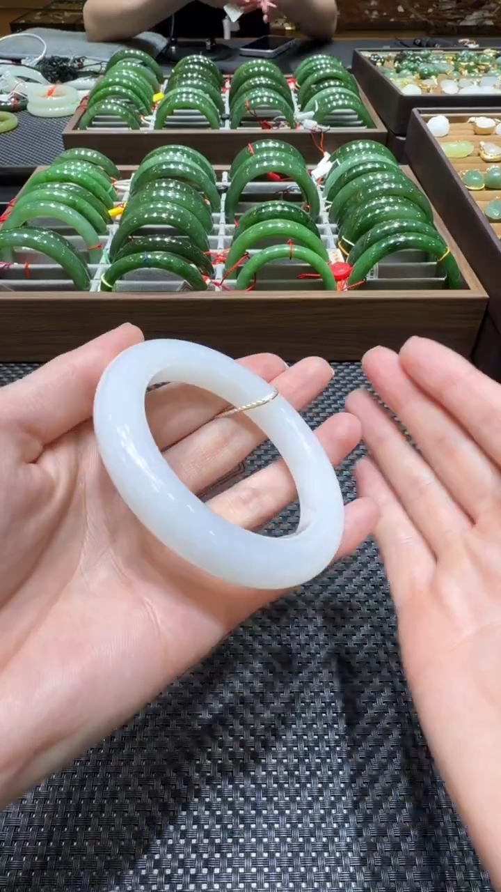 颈饰未镶嵌和田玉手镯57