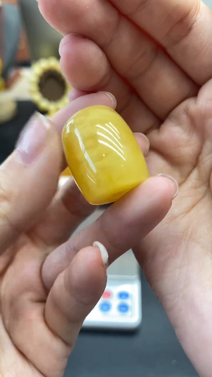 琥珀未镶嵌珠宝奇石2469