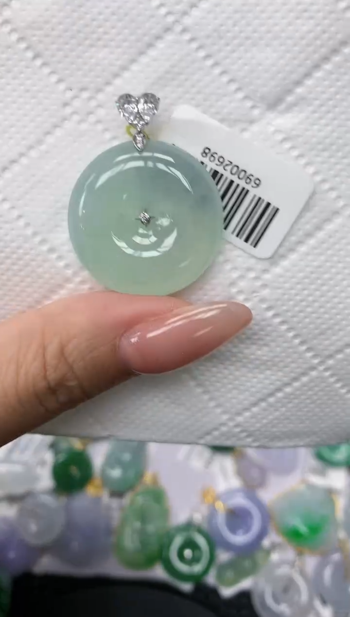 颈饰18K金镶嵌翡翠1111111111