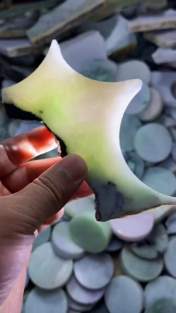 【闪购商品】翡翠挂件未镶嵌A货康壹063