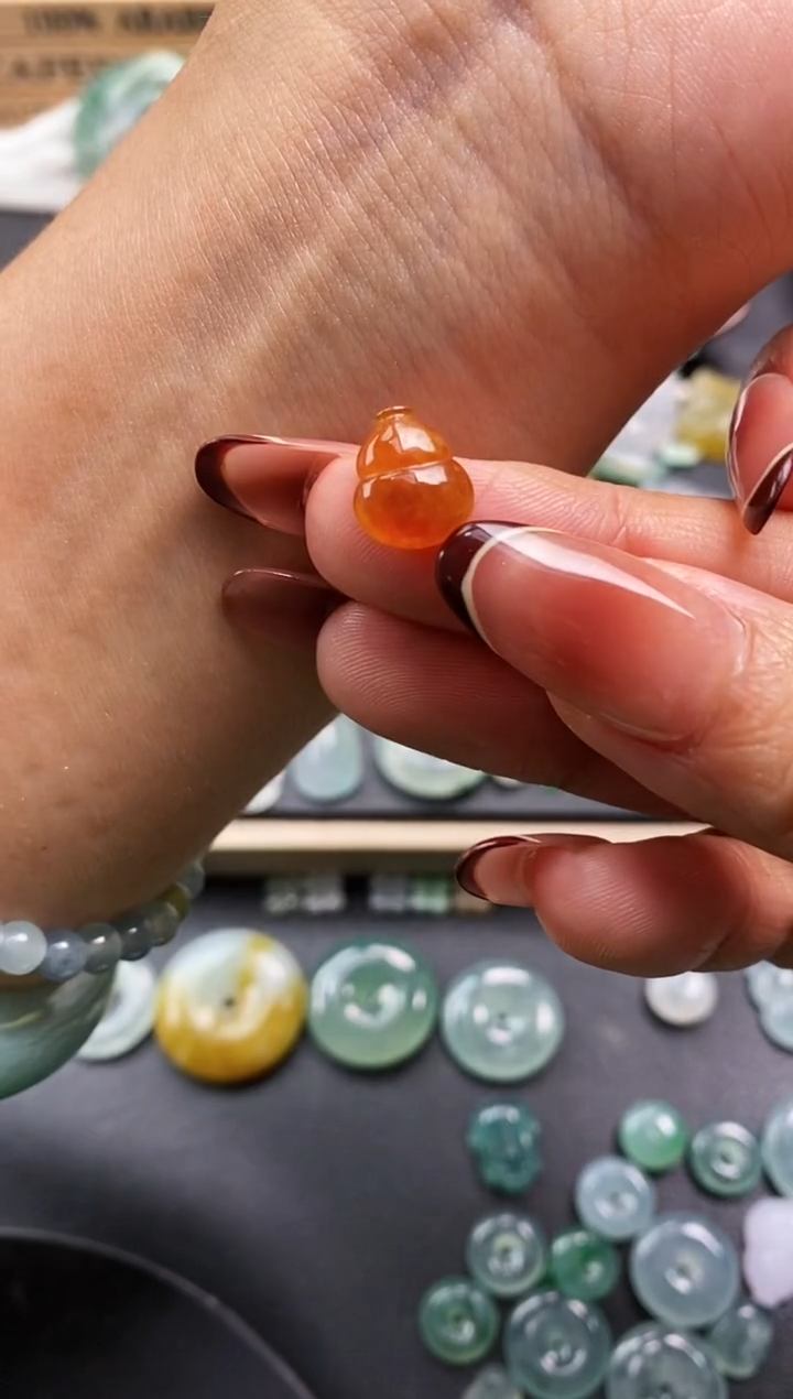 裸石翡翠济**橙葫芦   定向 济赐柿橙