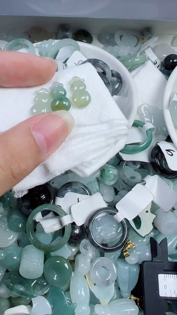 散珠翡翠372号链接，A货翡翠