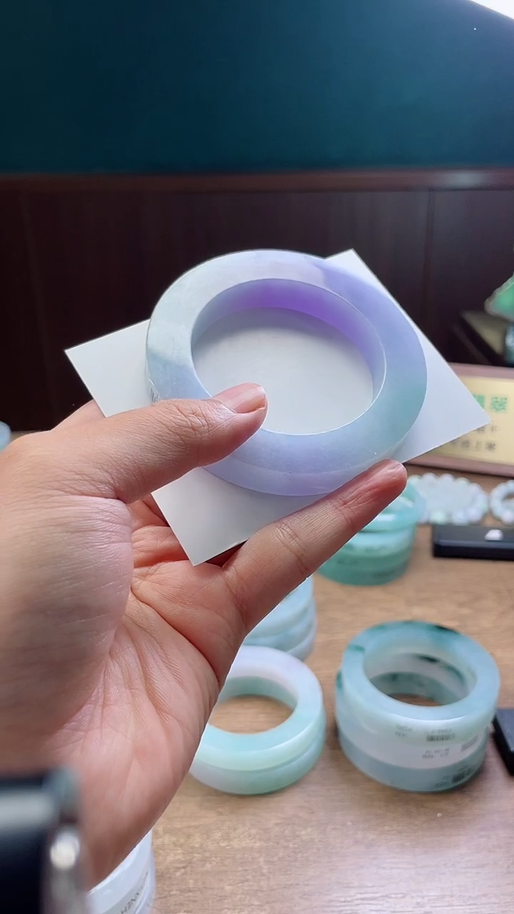 定制翡翠手镯未镶嵌哈***h定制