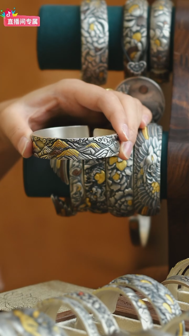 无足银?****?日照金山足银999金银错手镯