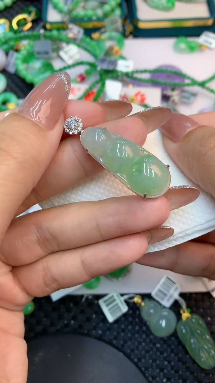 颈饰未镶嵌翡翠1