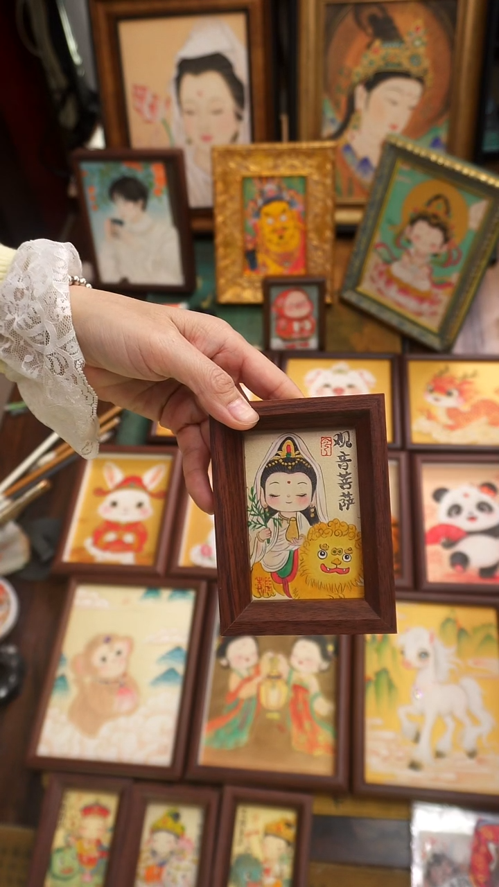 国画4寸摆台人物111