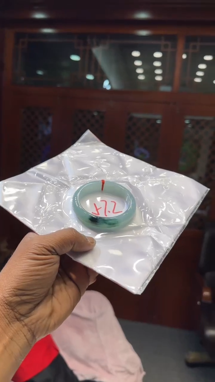 【闪购商品】翡翠手镯未镶嵌手镯