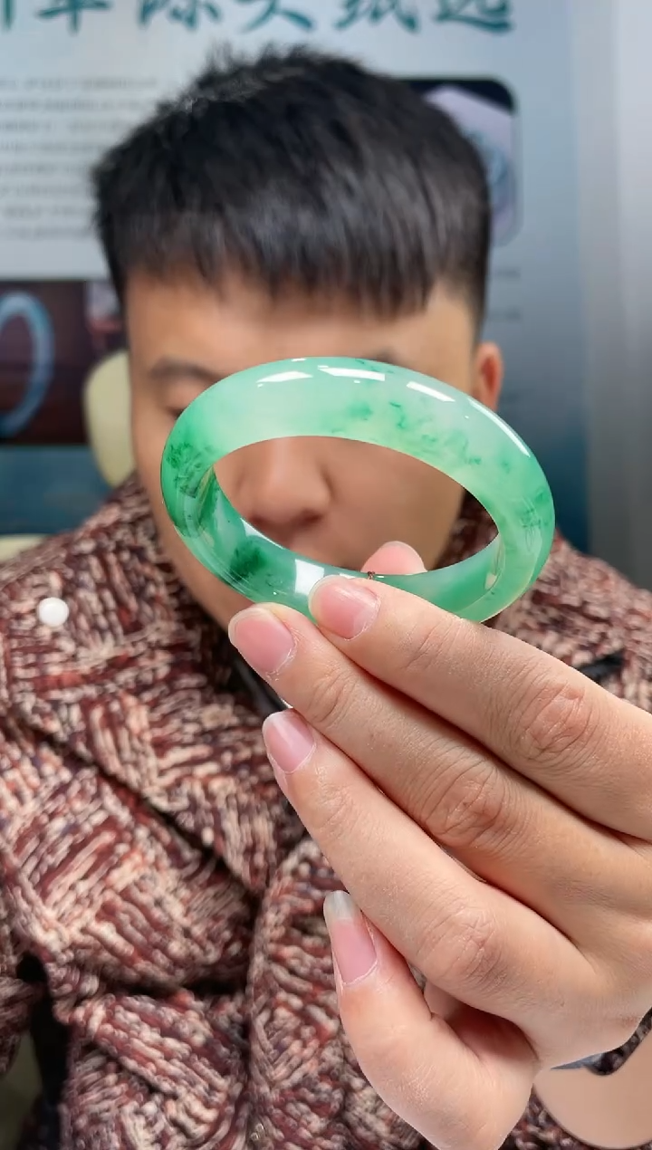 【闪购商品】石英质玉手镯未镶嵌非洲翠手镯多样性发货