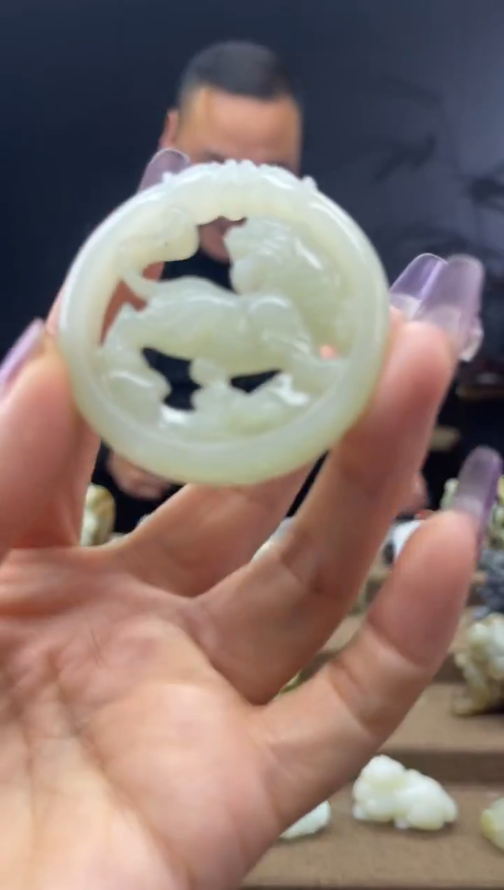 颈饰未镶嵌和田玉1