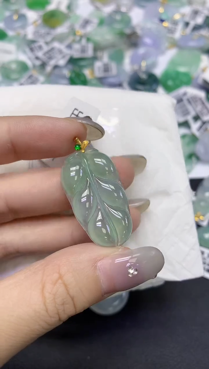 颈饰18K金镶嵌翡翠天然缅甸翡翠A货百元以上9元证书费自理