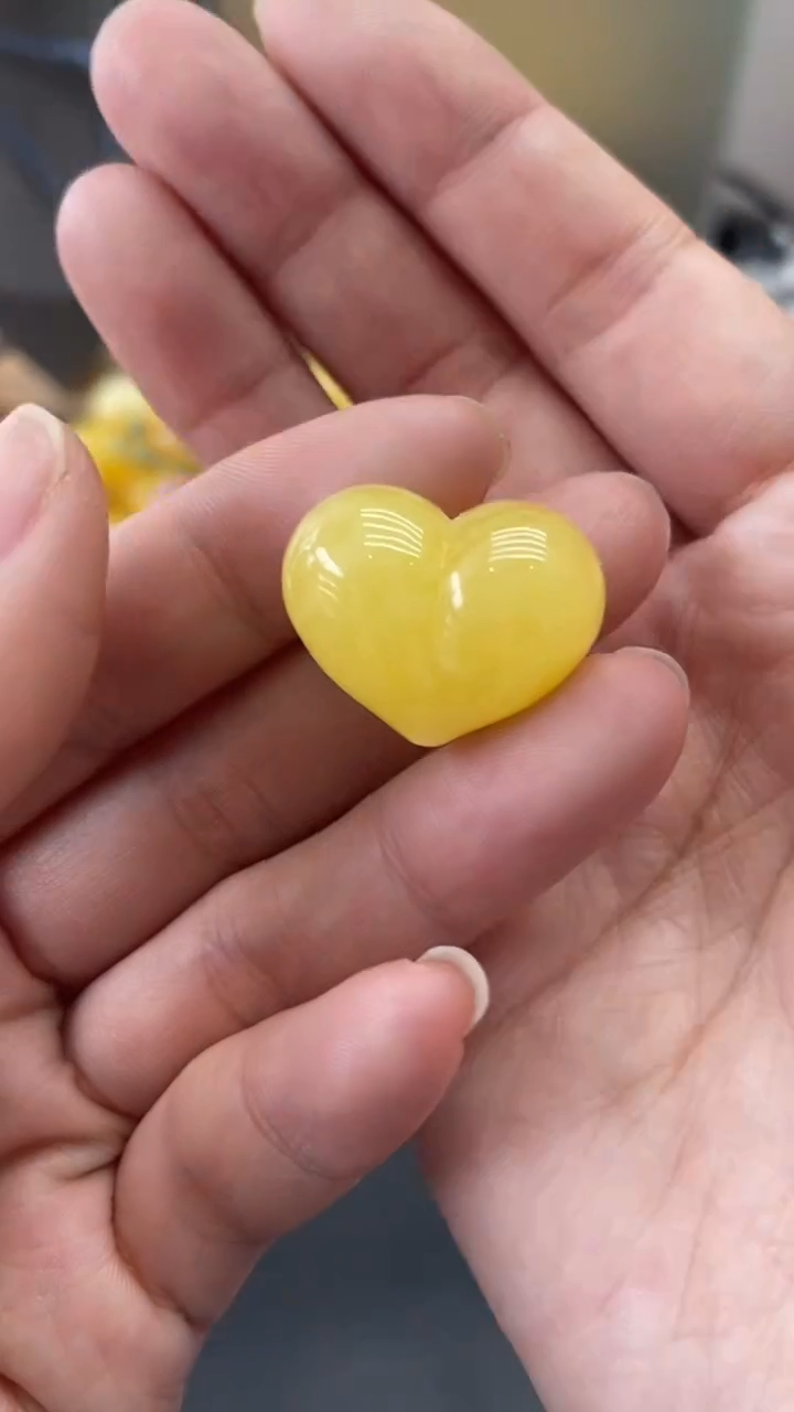 琥珀未镶嵌珠宝奇石9