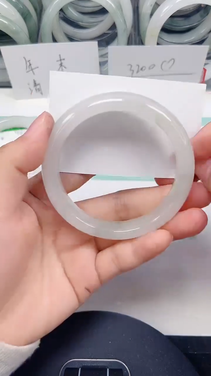 未镶嵌手镯石英质玉96-59/60