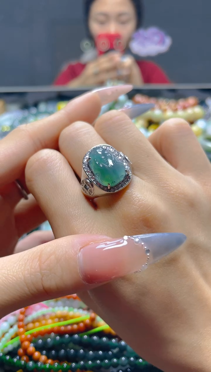 颈饰未镶嵌翡翠/F/翡翠A货，一件也是批发价