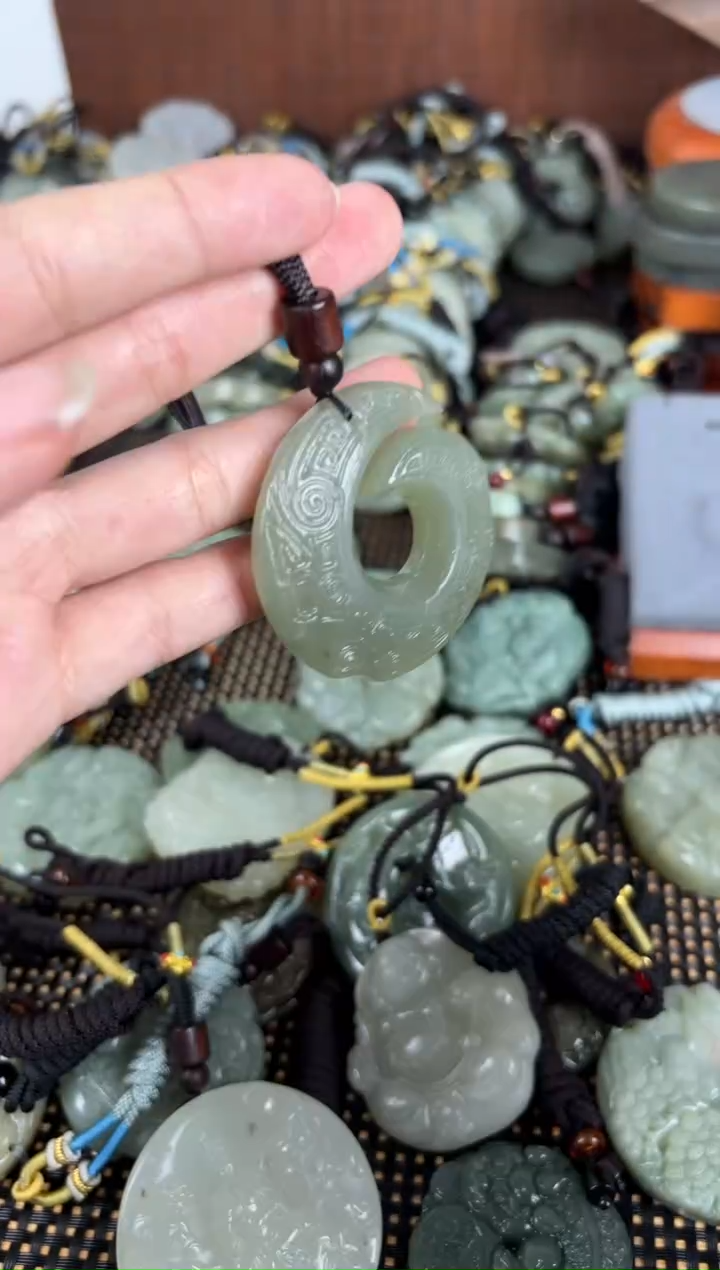 【闪购商品】和田玉颈饰未镶嵌1