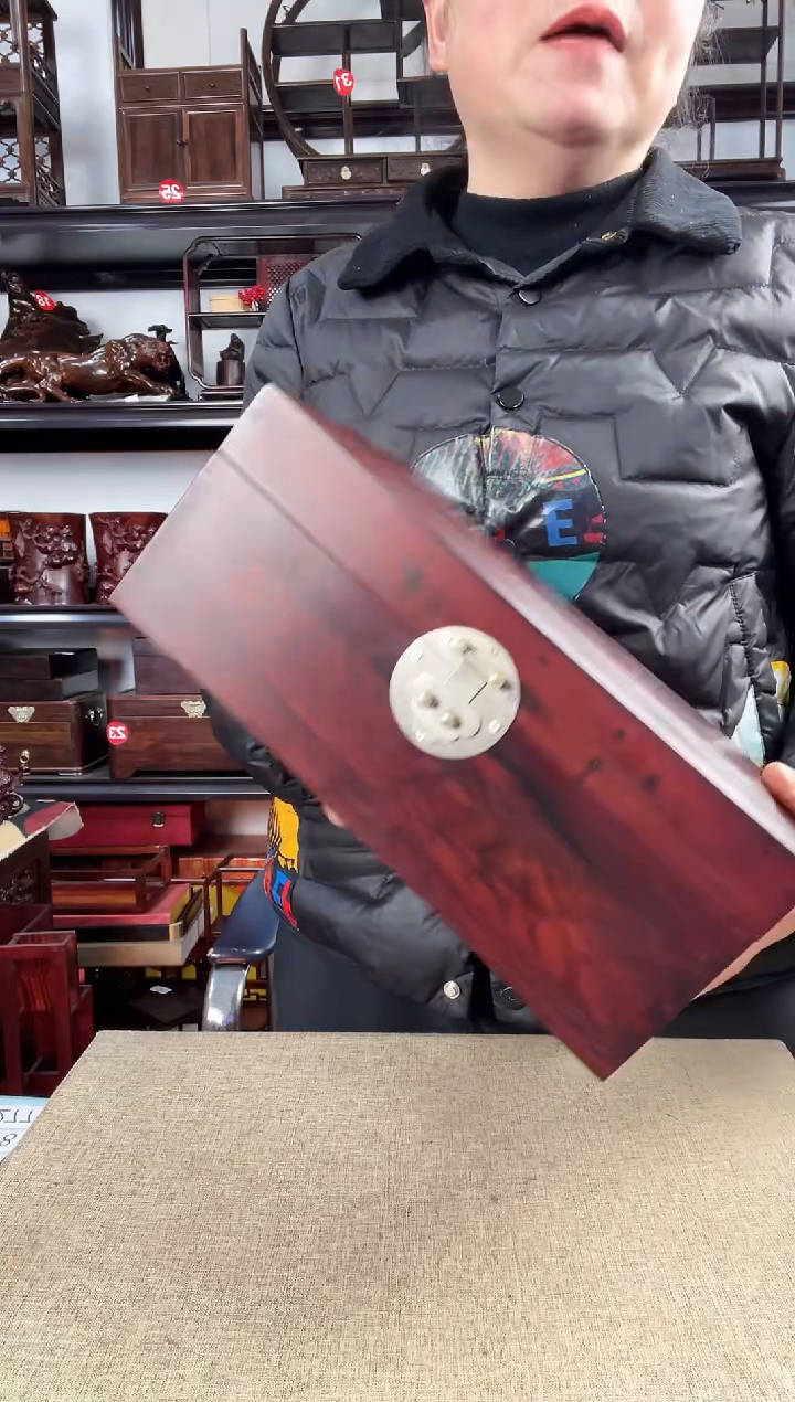 木老李红木工艺品278瑕疵