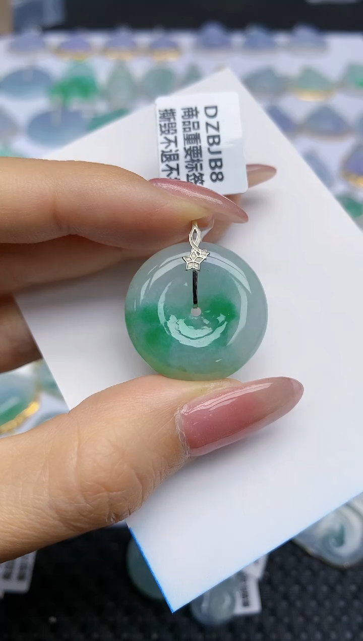 【闪购商品】翡翠颈饰18K金镶嵌天然翡翠A货