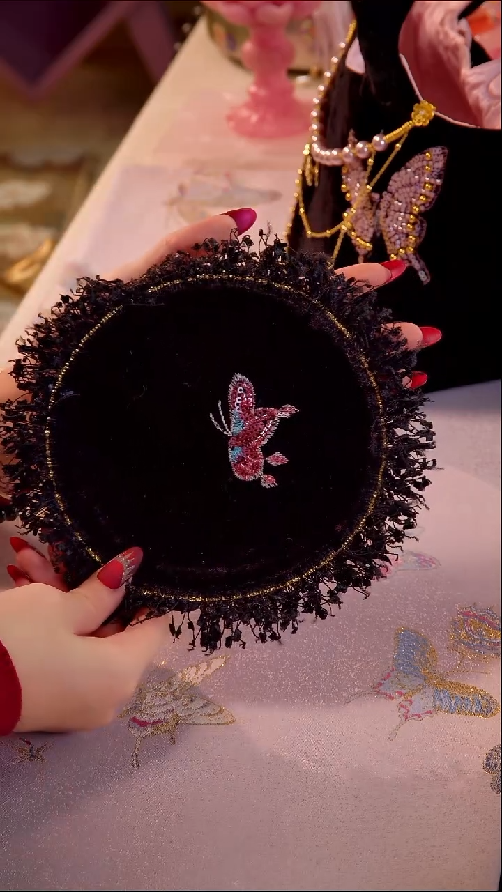 破茧成蝶 壶垫 如图