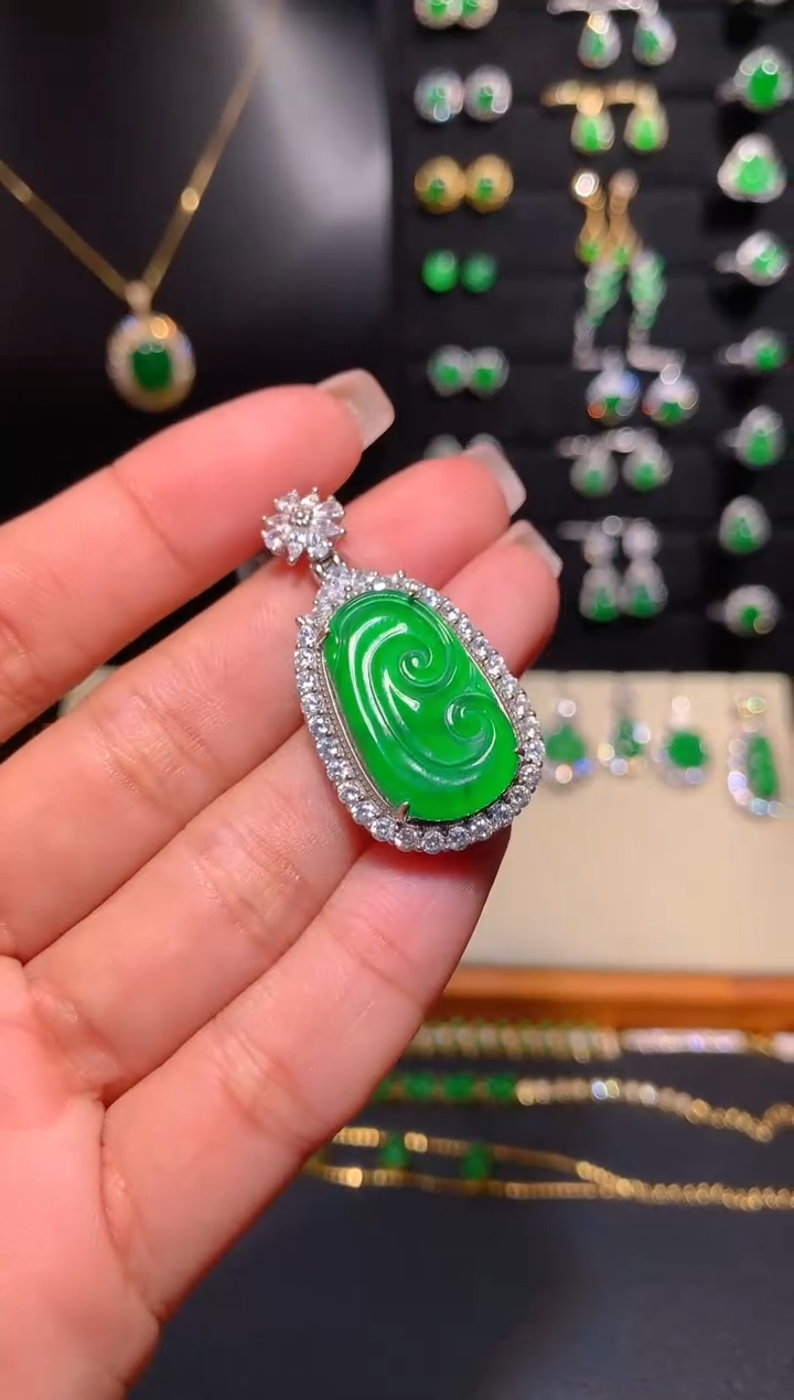 【闪购商品】翡翠颈饰银S925镶嵌吊坠