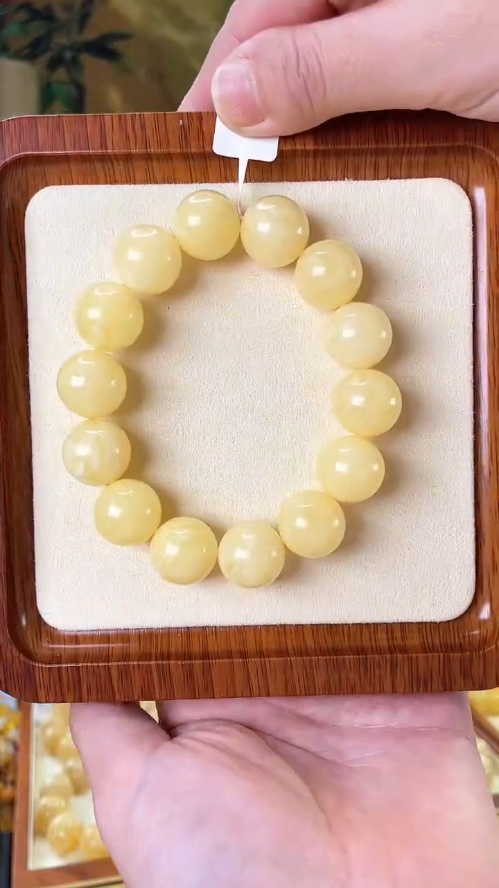 【闪购商品】蜜蜡裸石未镶嵌手串