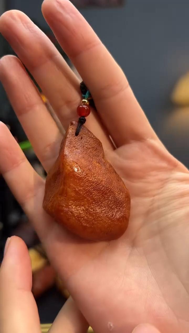 琥珀颈饰未镶嵌吊坠