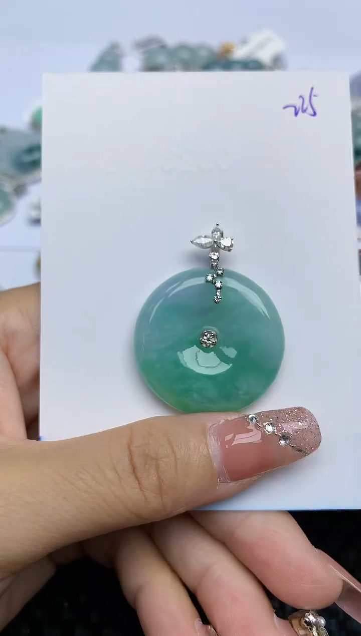 【闪购商品】翡翠颈饰18K金镶嵌天然A货翡翠 